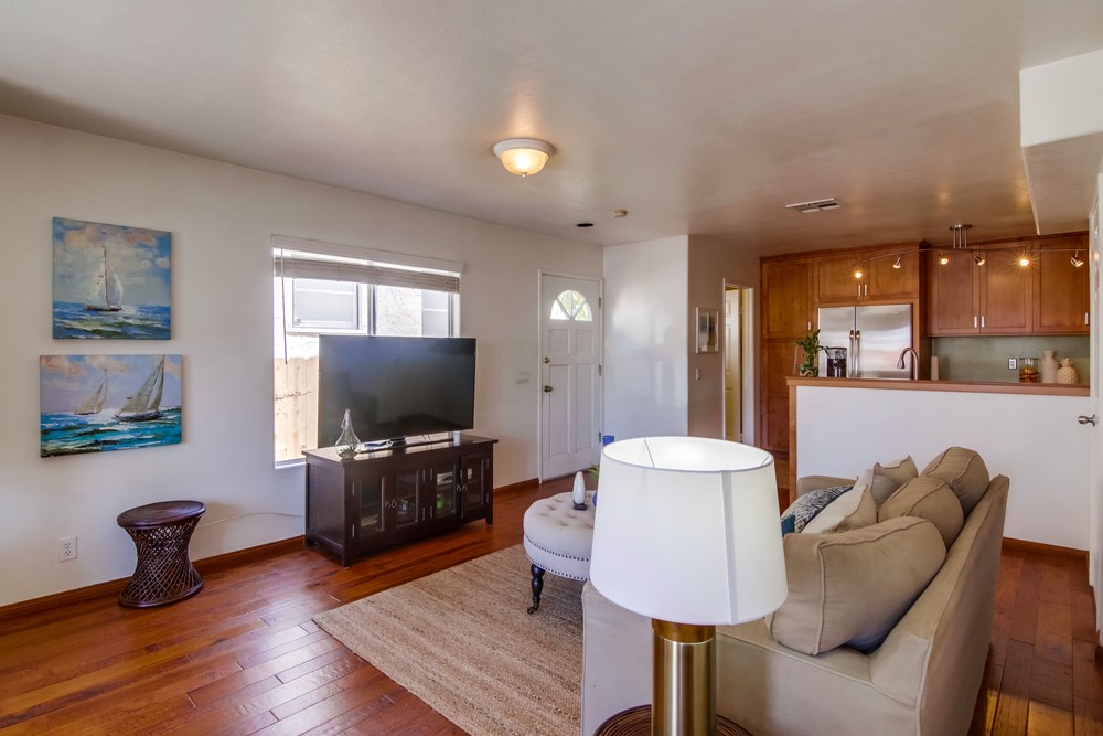 Virtual tour photo 10 of 41 for 3135 Dickens St