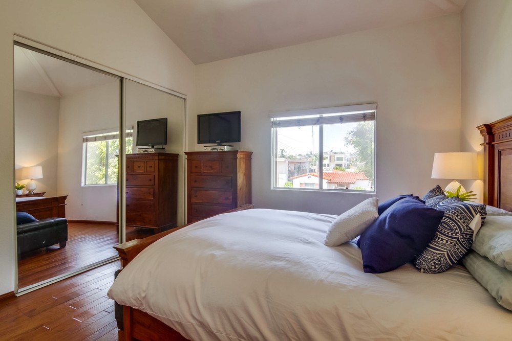 Virtual tour photo 29 of 41 for 3135 Dickens St