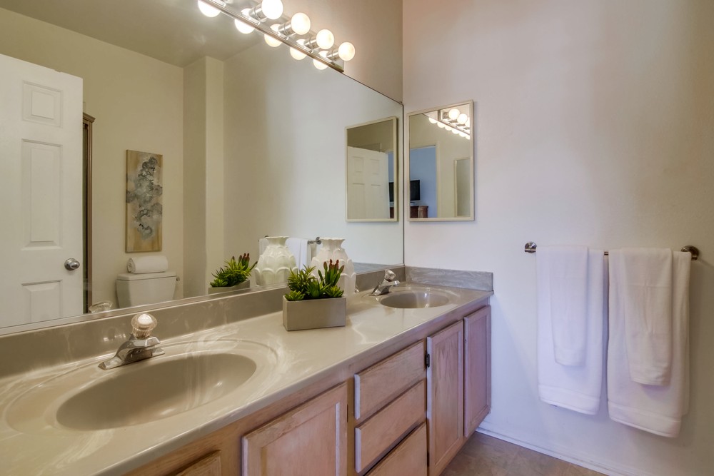 Virtual tour photo 32 of 41 for 3135 Dickens St