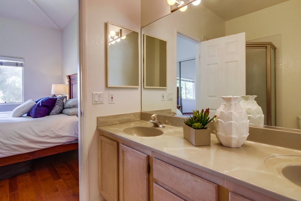 Virtual tour photo 34 of 41 for 3135 Dickens St