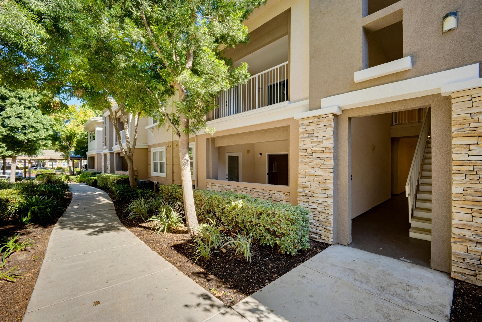 Virtual tour photo 3 of 39 for 31389 Taylor Ln