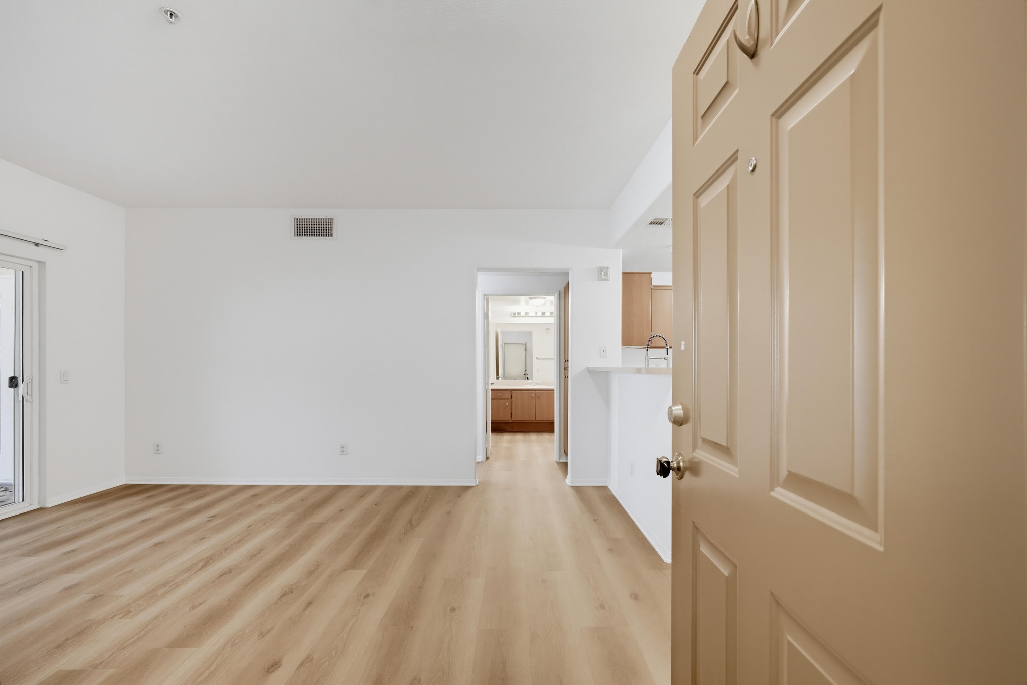 Virtual tour photo 7 of 39 for 31389 Taylor Ln