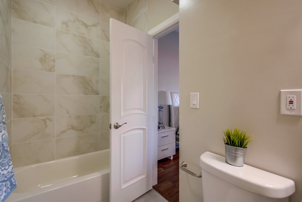 Virtual tour photo 33 of 81 for 3140 Grape Street