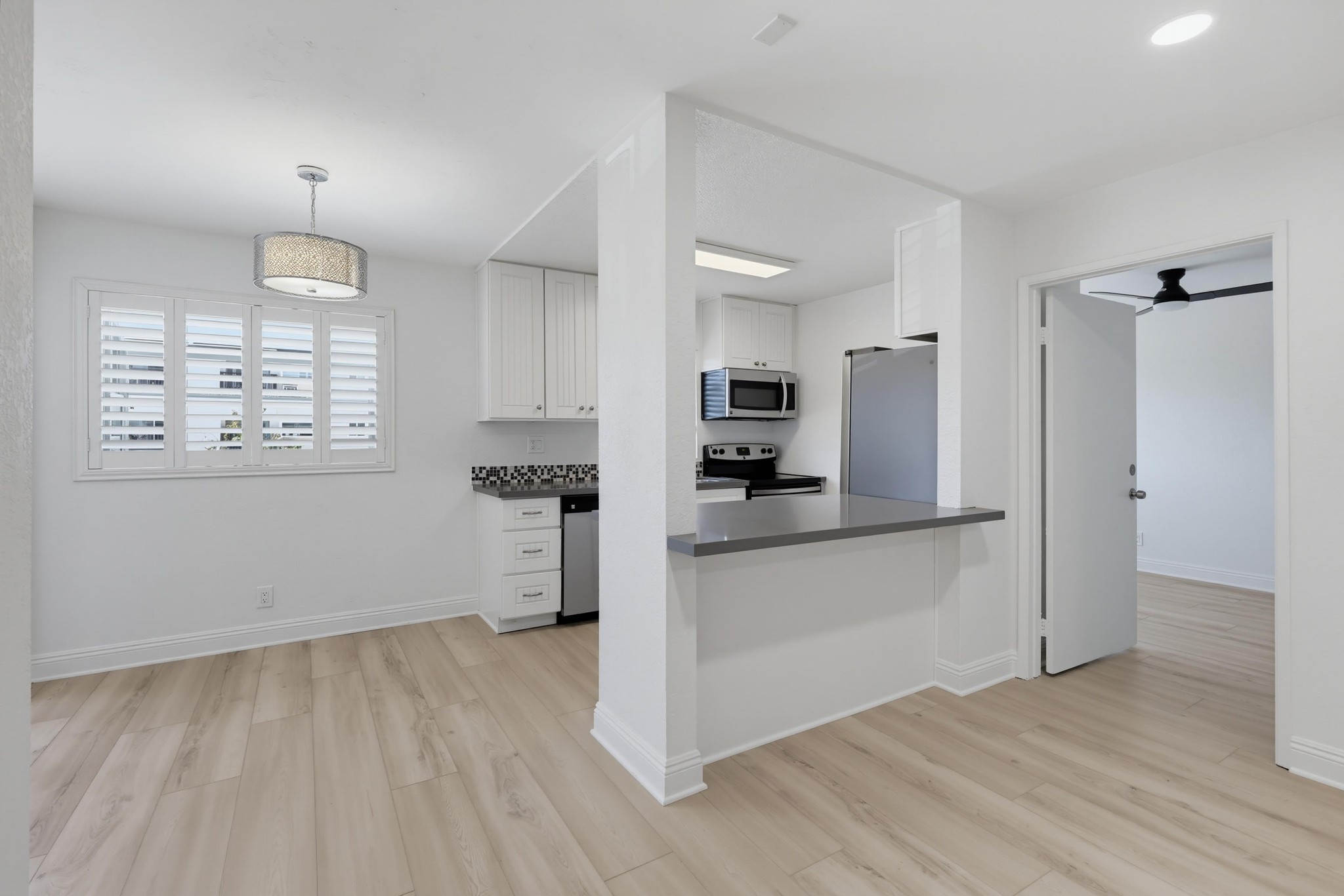 Virtual tour photo 14 of 49 for 3140 Midway Dr Unit A202