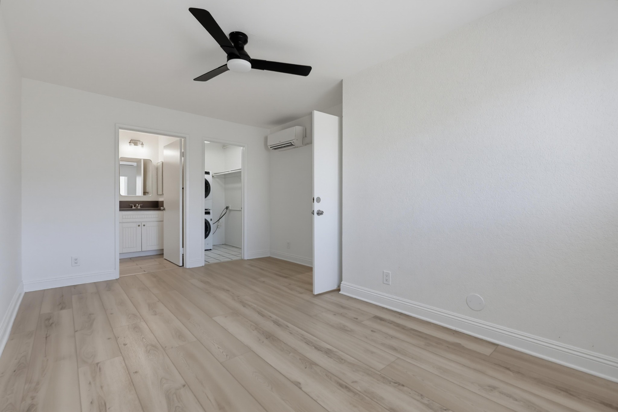 Virtual tour photo 29 of 49 for 3140 Midway Dr Unit A202