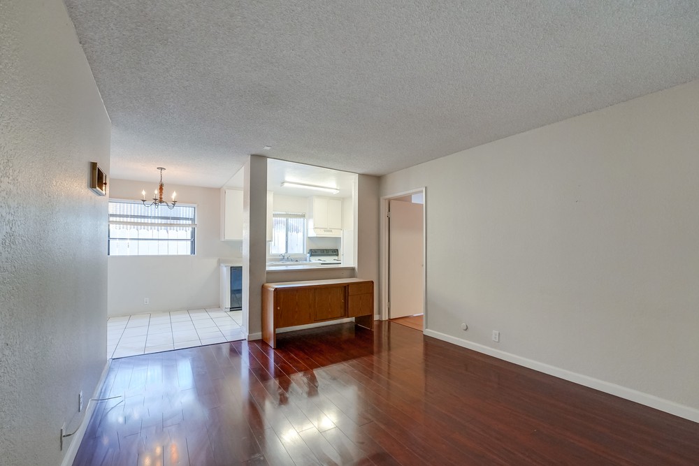 Virtual tour photo 9 of 32 for 3142 Midway Dr #109