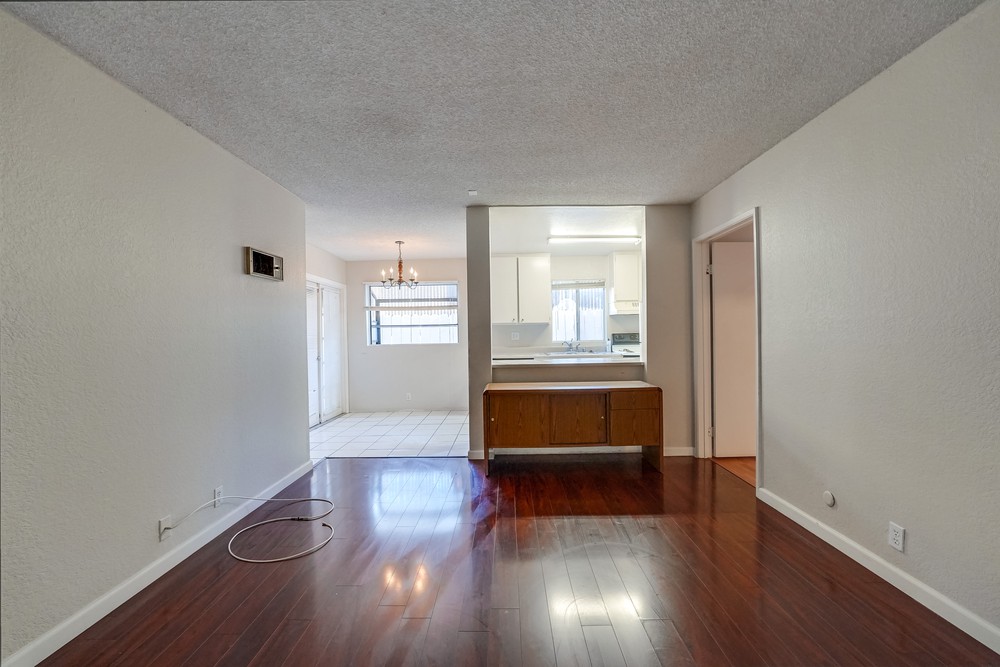 Virtual tour photo 10 of 32 for 3142 Midway Dr #109
