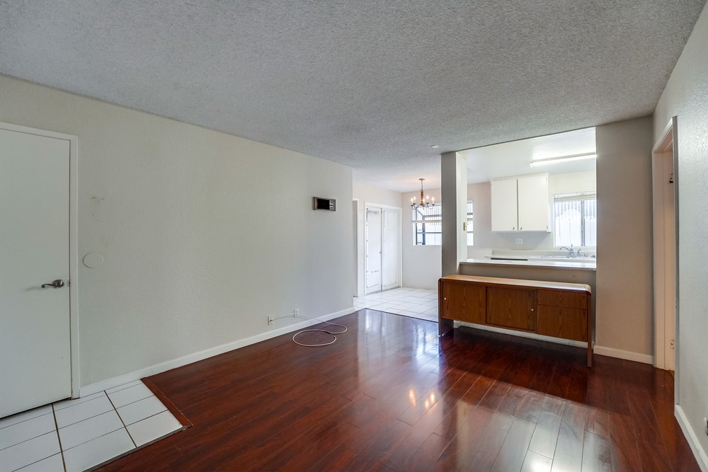 Virtual tour photo 11 of 32 for 3142 Midway Dr #109