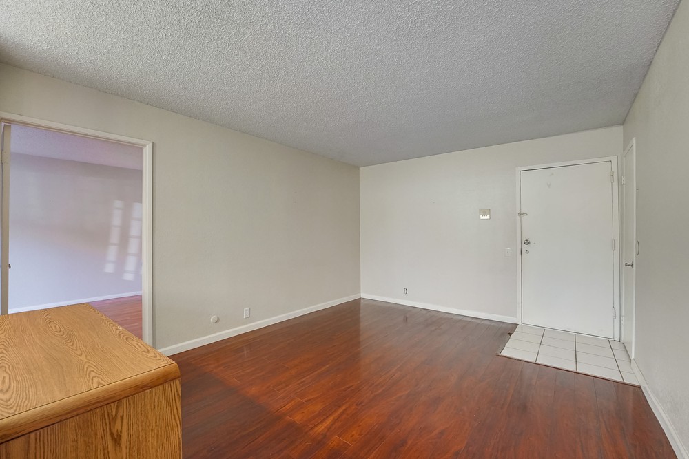 Virtual tour photo 12 of 32 for 3142 Midway Dr #109