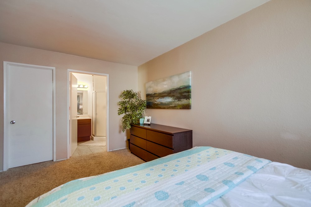 Virtual tour photo 22 of 39 for 3142 Midway Dr b210