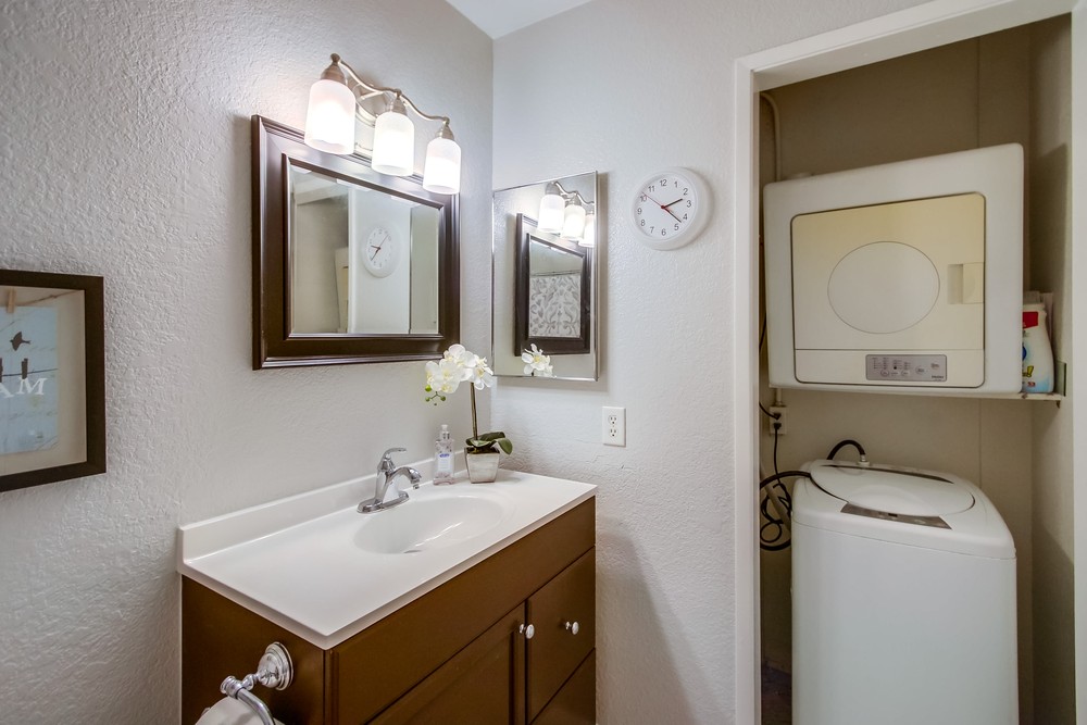 Virtual tour photo 31 of 39 for 3142 Midway Dr b210