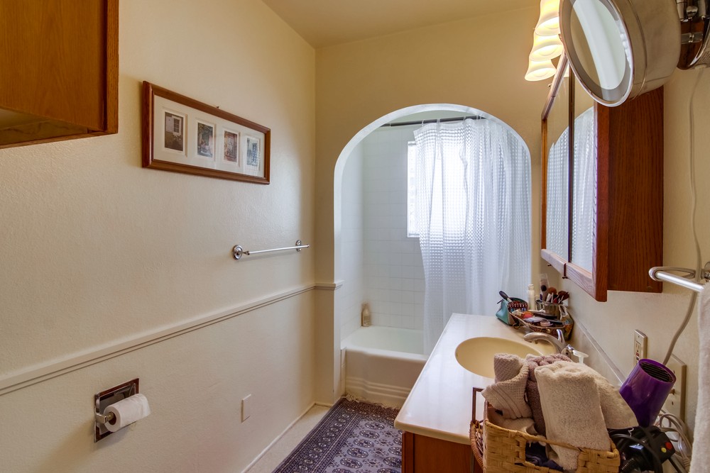 Virtual tour photo 27 of 36 for 3144 Fenelon St