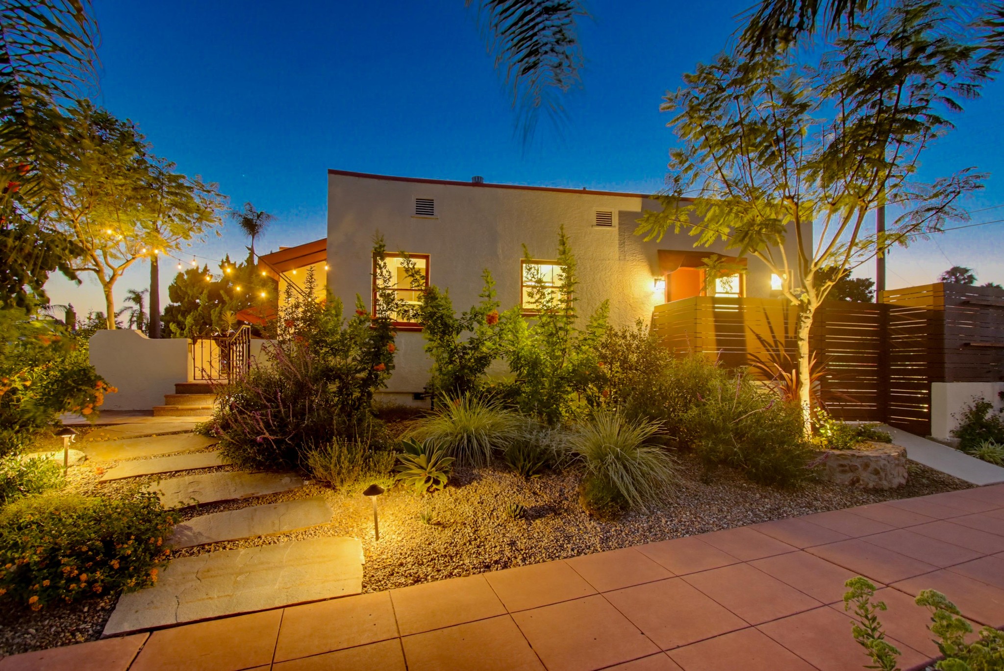 Virtual tour photo 1 of 76 for 3144 Laurel St