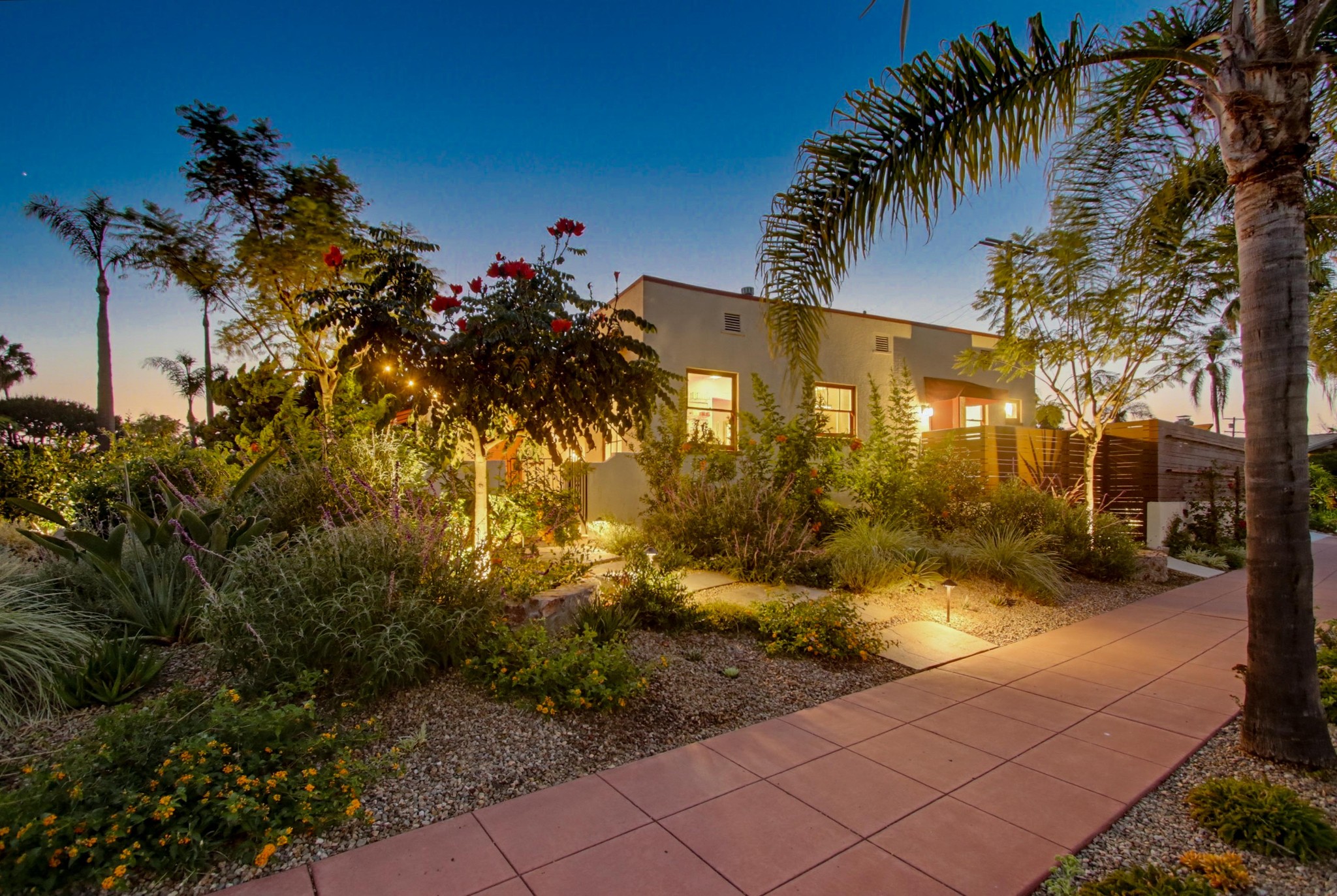 Virtual tour photo 3 of 76 for 3144 Laurel St