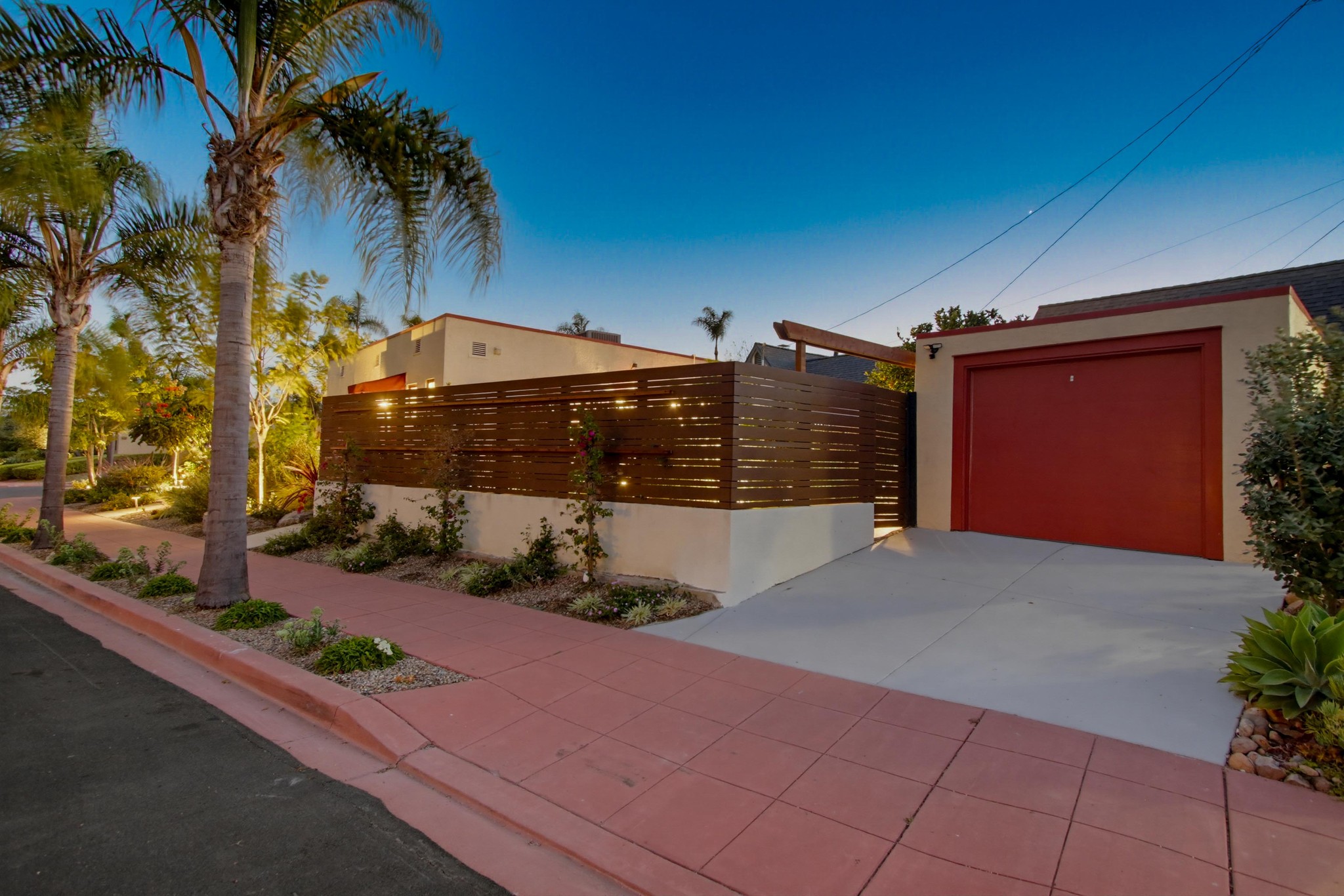 Virtual tour photo 4 of 76 for 3144 Laurel St