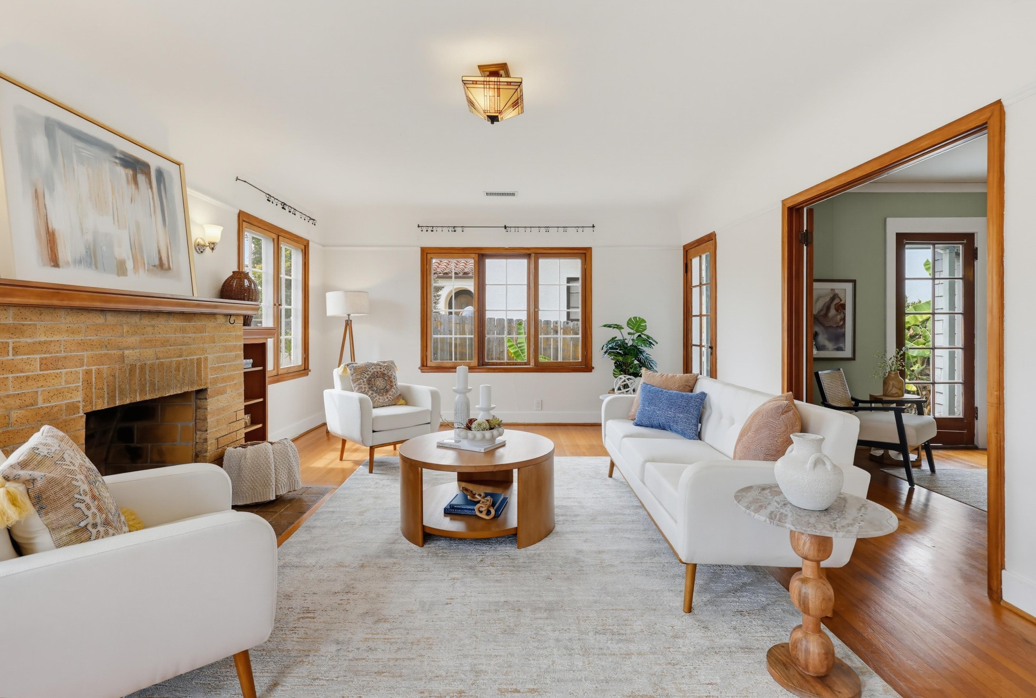 Virtual tour photo 10 of 51 for 3145 Bancroft St