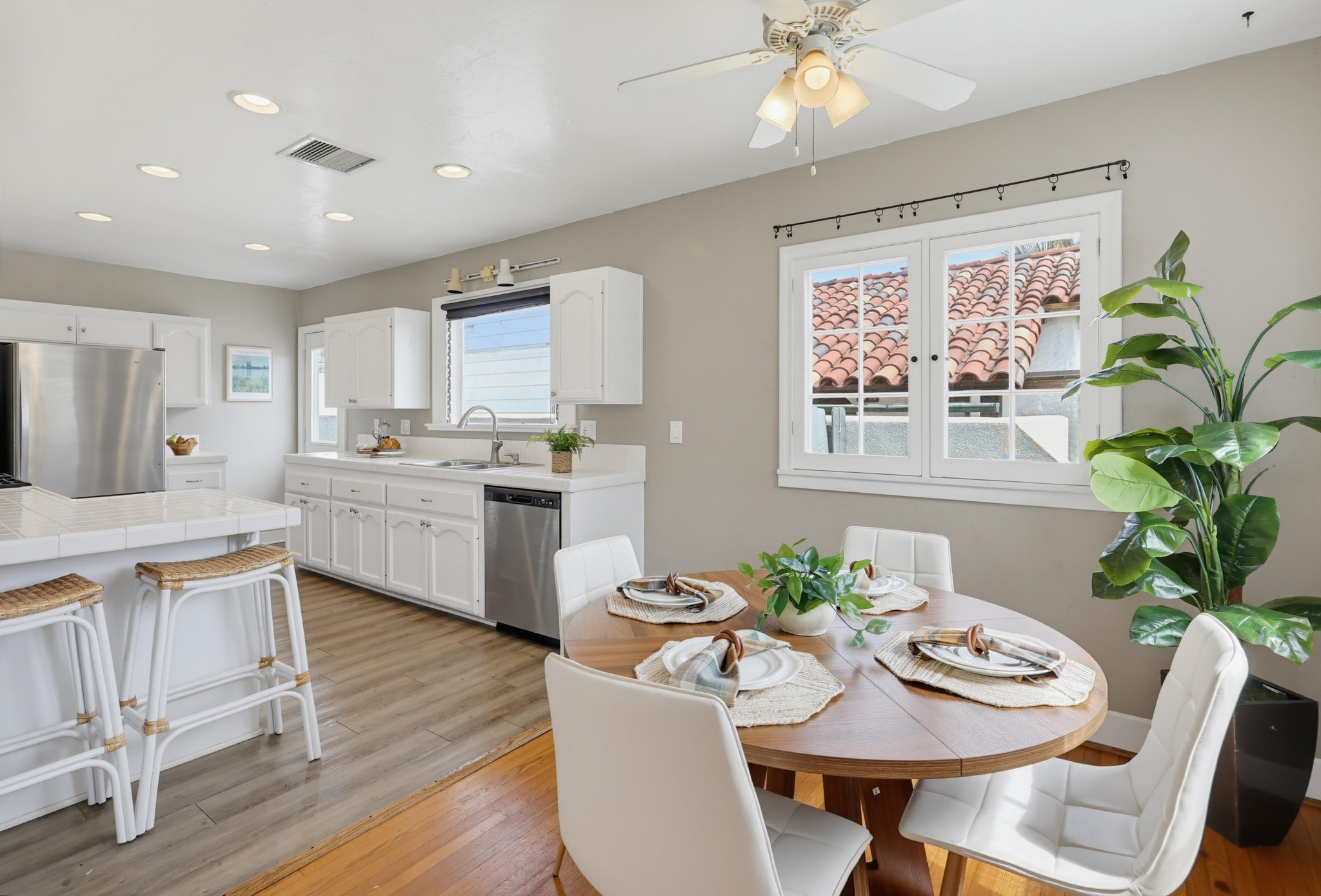 Virtual tour photo 14 of 51 for 3145 Bancroft St