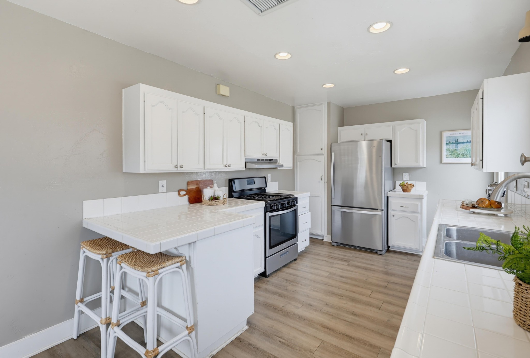 Virtual tour photo 17 of 51 for 3145 Bancroft St