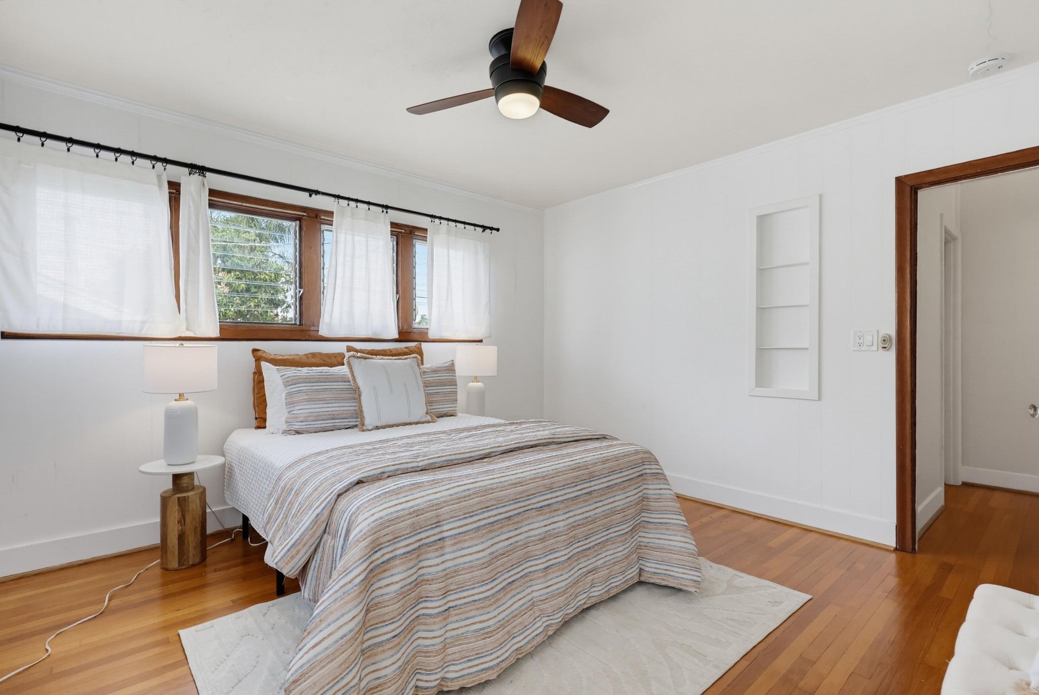 Virtual tour photo 37 of 51 for 3145 Bancroft St
