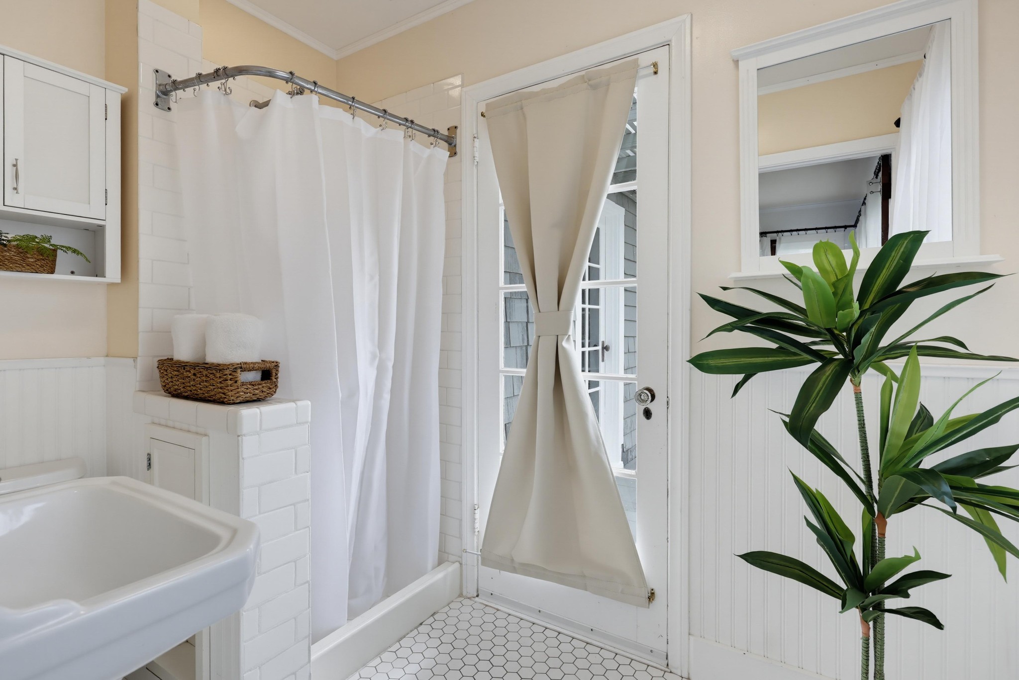 Virtual tour photo 39 of 51 for 3145 Bancroft St