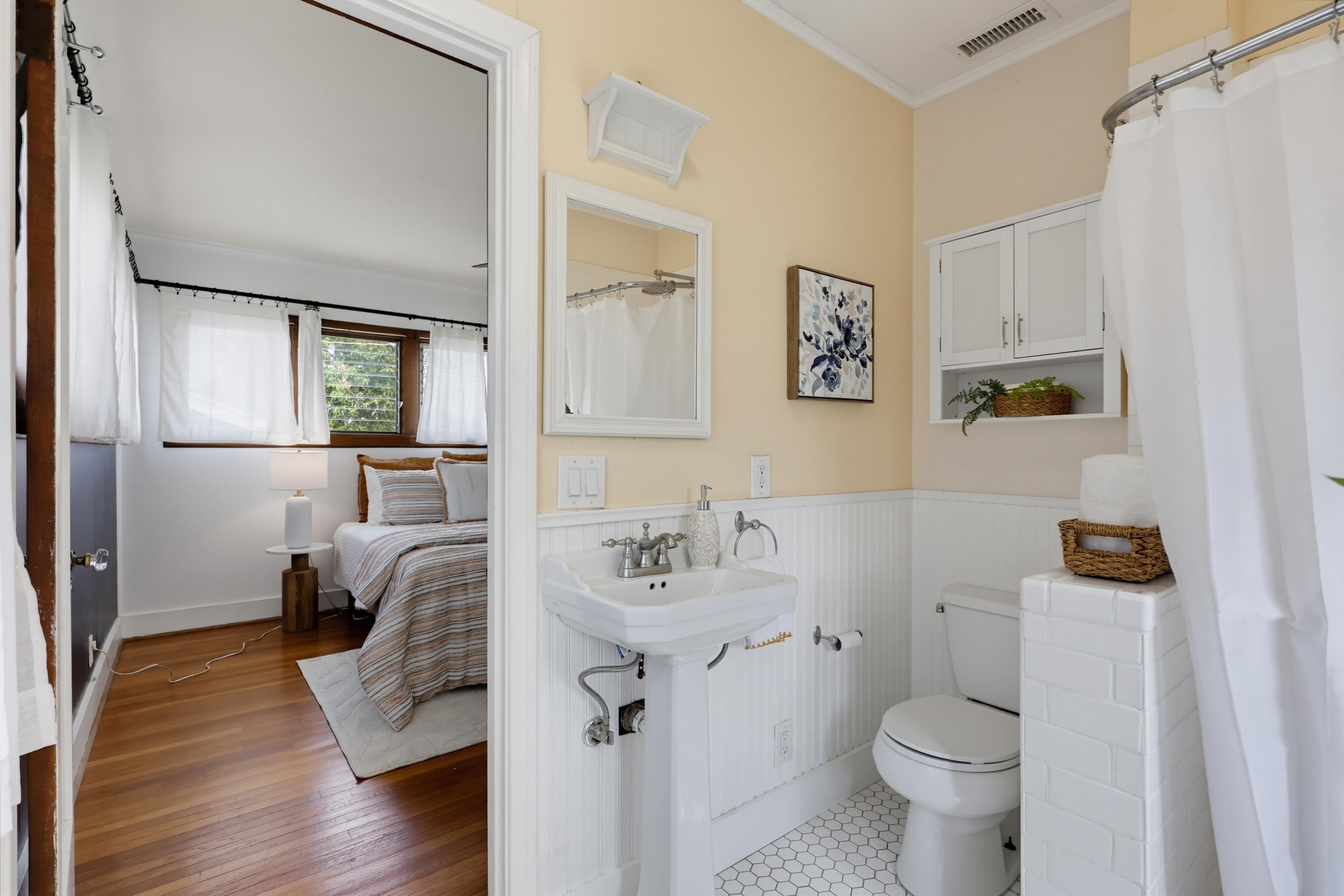Virtual tour photo 40 of 51 for 3145 Bancroft St