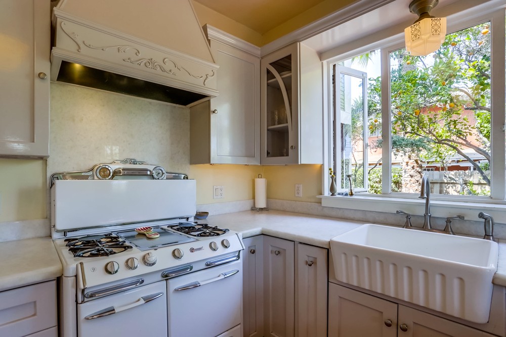 Virtual tour photo 18 of 37 for 3146 L St
