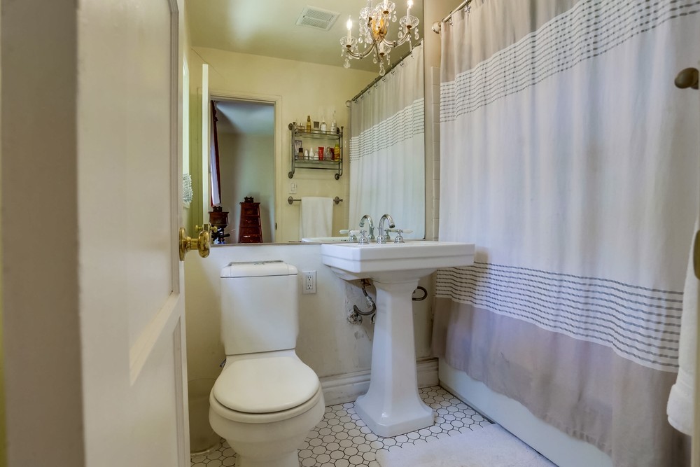 Virtual tour photo 25 of 37 for 3146 L St