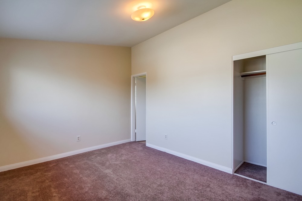 Virtual tour photo 23 of 45 for 3150 Admiral Ave