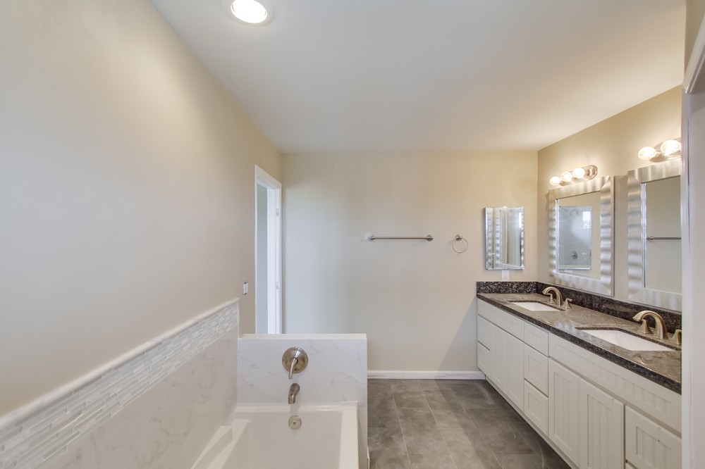 Virtual tour photo 33 of 56 for 3154 Briand Avenue
