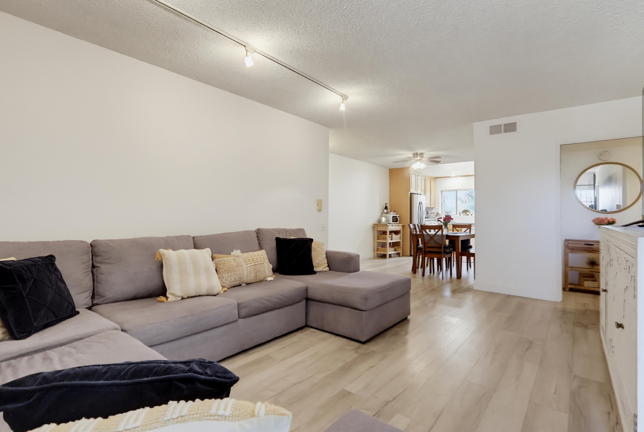 Virtual tour photo 19 of 71 for 3166 S Sepulveda Blvd Unit 6