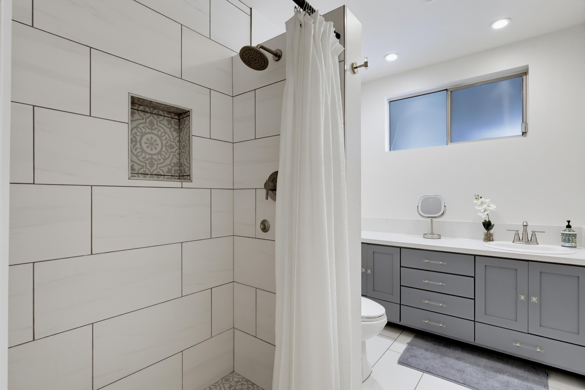 Virtual tour photo 44 of 71 for 3166 S Sepulveda Blvd Unit 6