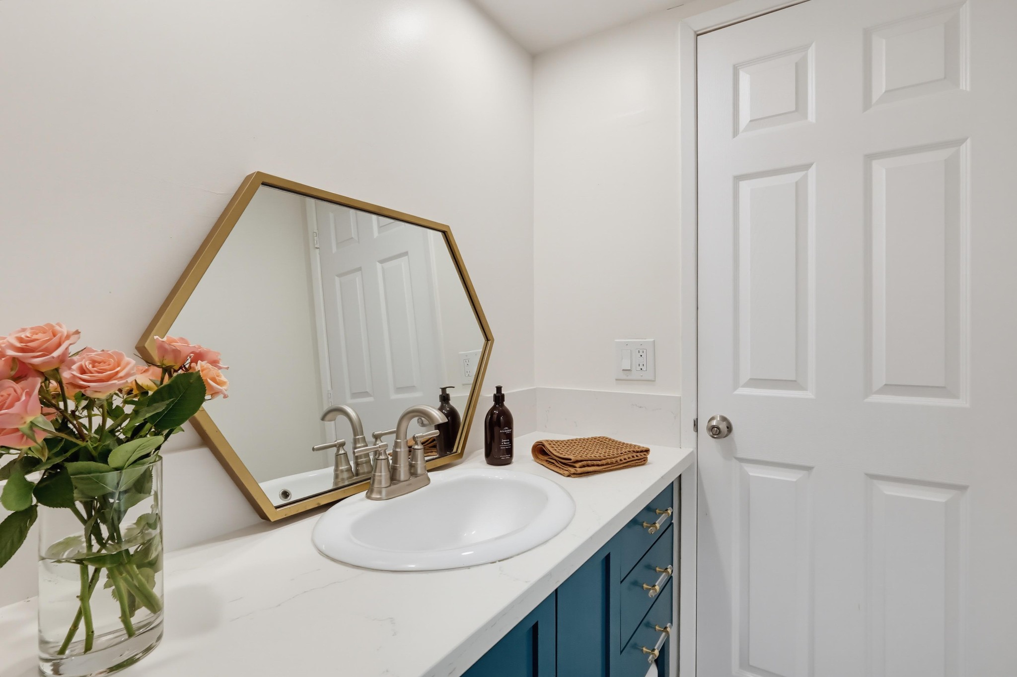 Virtual tour photo 54 of 71 for 3166 S Sepulveda Blvd Unit 6