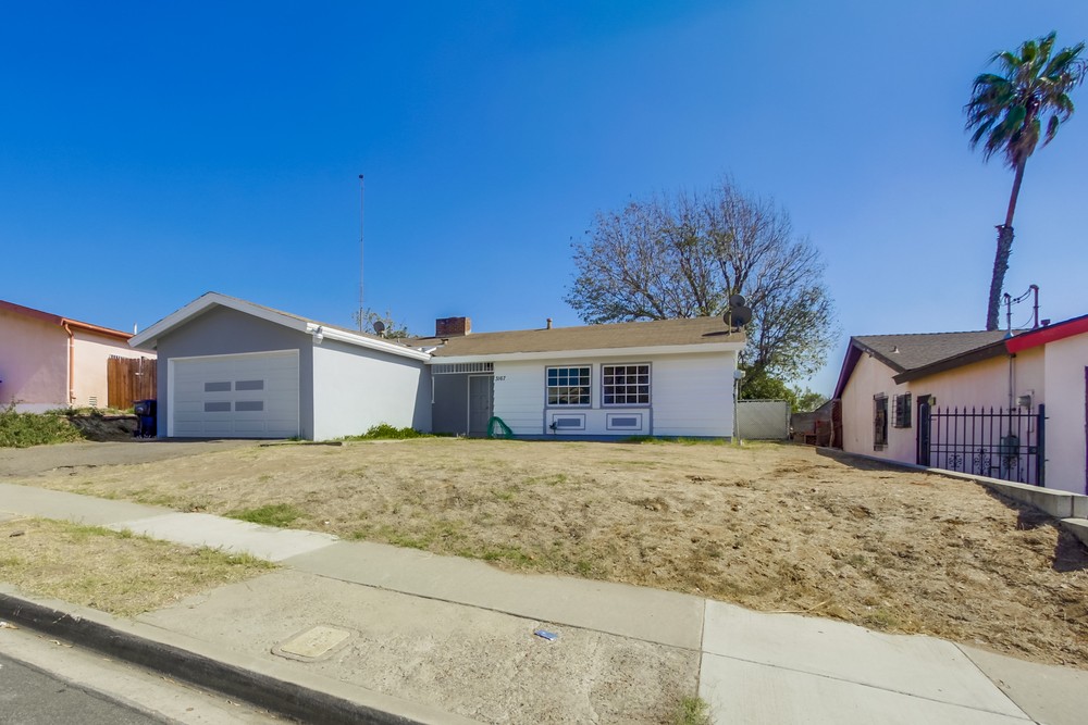 Virtual tour photo 1 of 42 for 3167 Altadena Ave