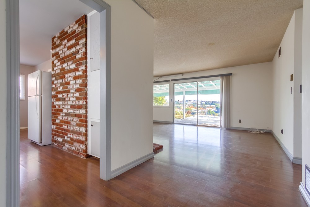 Virtual tour photo 6 of 42 for 3167 Altadena Ave