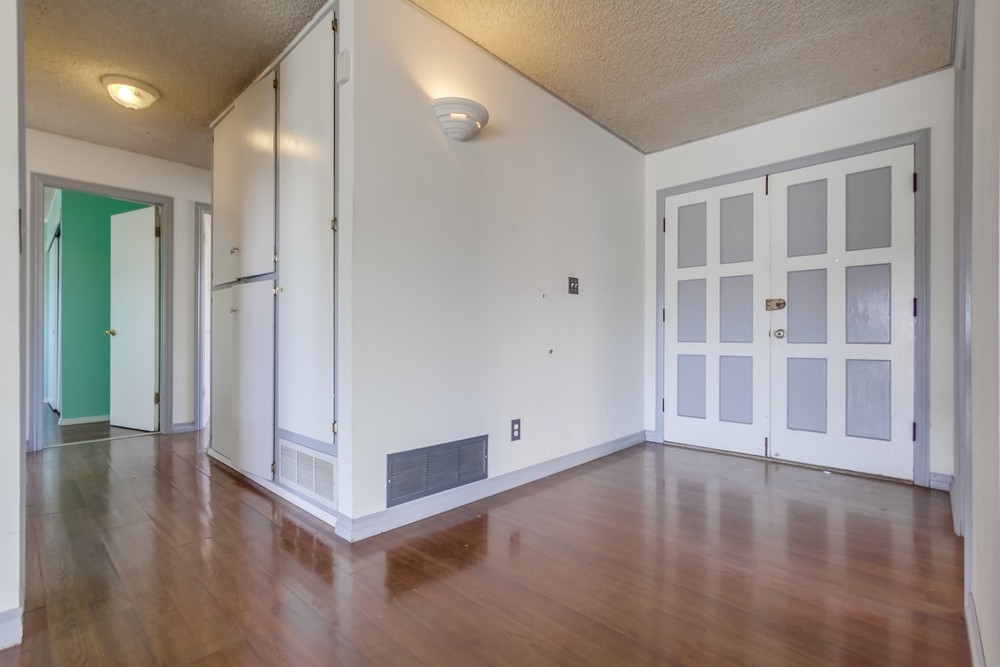 Virtual tour photo 8 of 42 for 3167 Altadena Ave