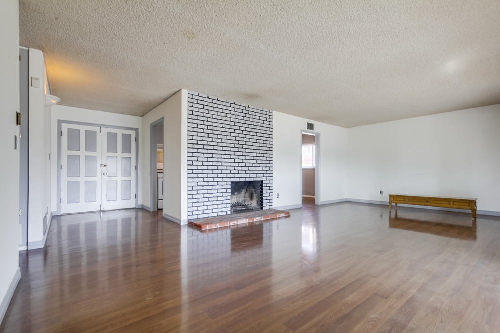Virtual tour photo 10 of 42 for 3167 Altadena Ave