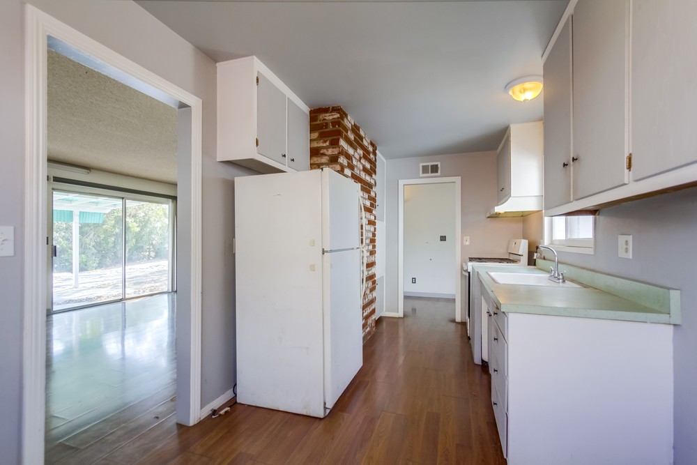 Virtual tour photo 17 of 42 for 3167 Altadena Ave