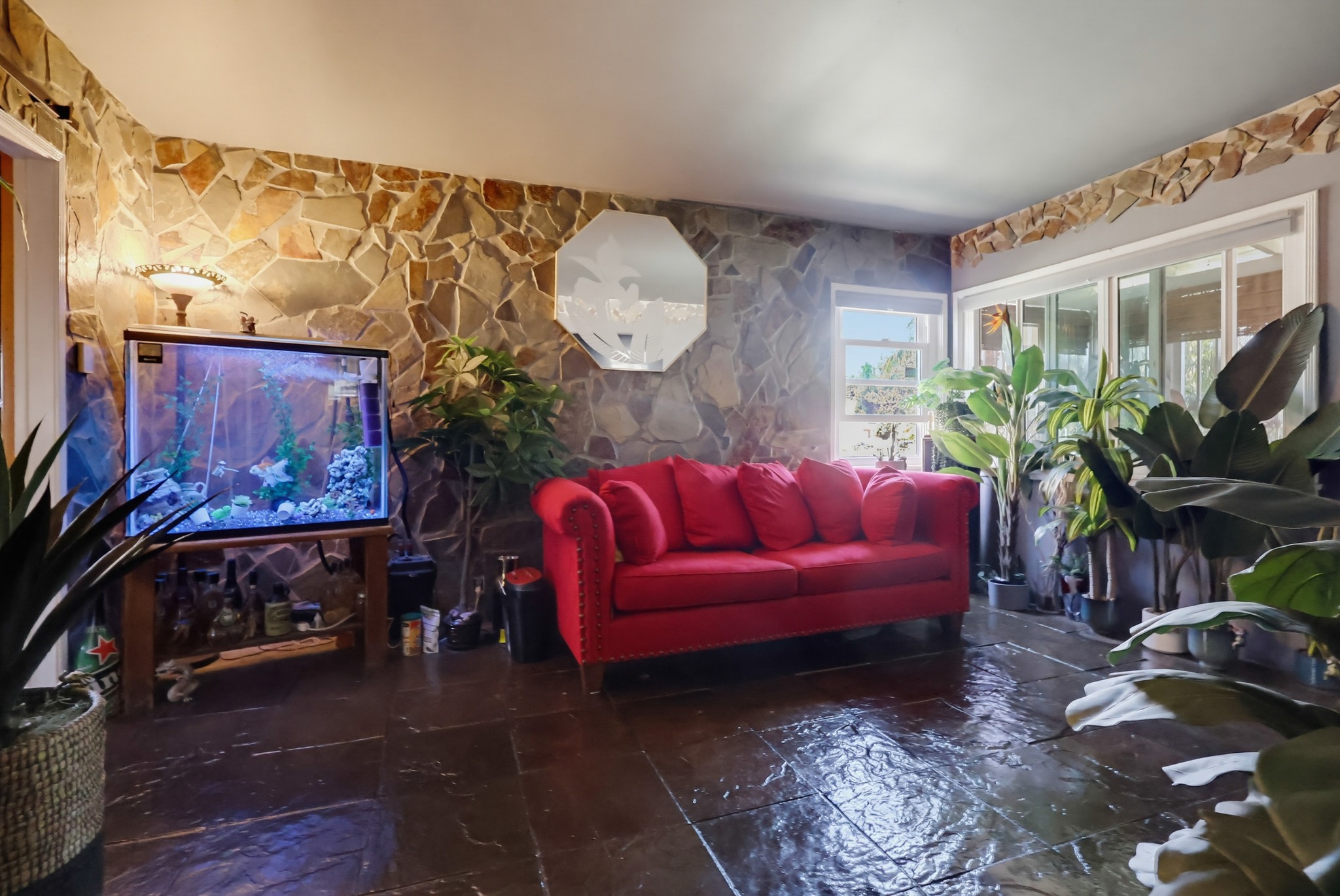 Virtual tour photo 10 of 51 for 318 E Plenty St