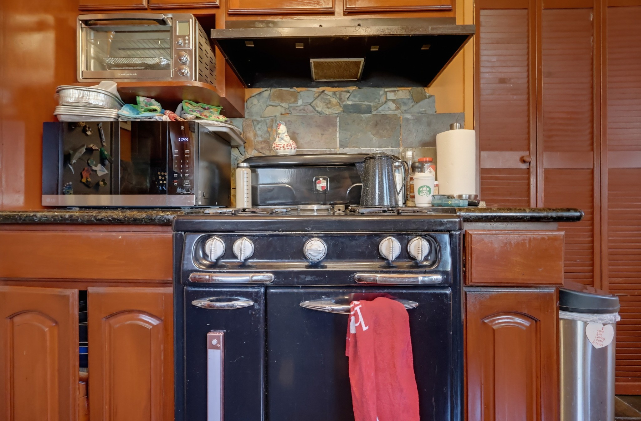 Virtual tour photo 14 of 51 for 318 E Plenty St
