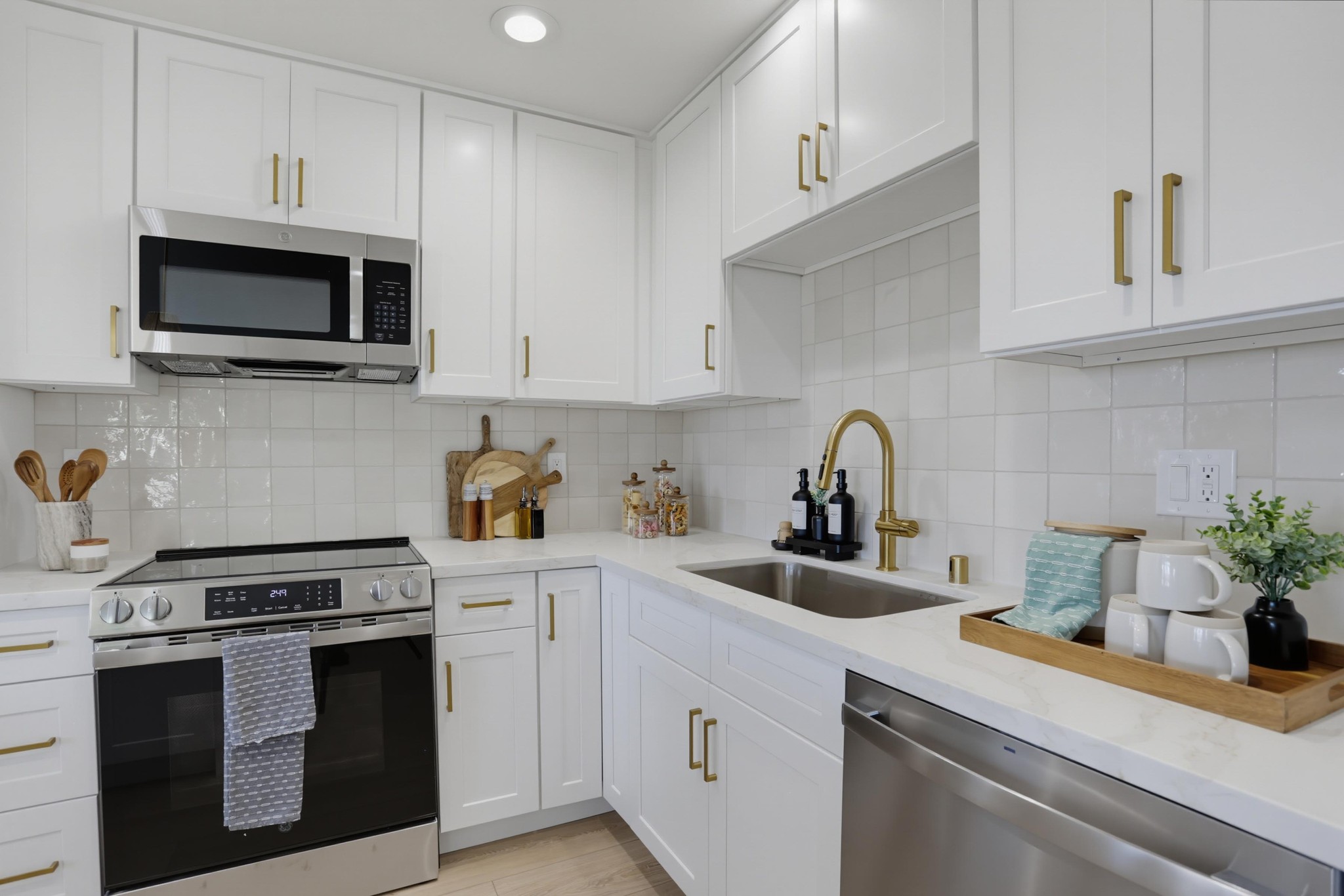 Virtual tour photo 15 of 43 for 319 Volney Ln