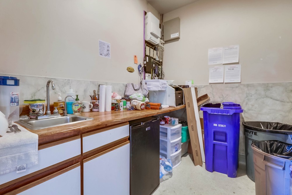 Virtual tour photo 11 of 48 for 3191 Thorn St