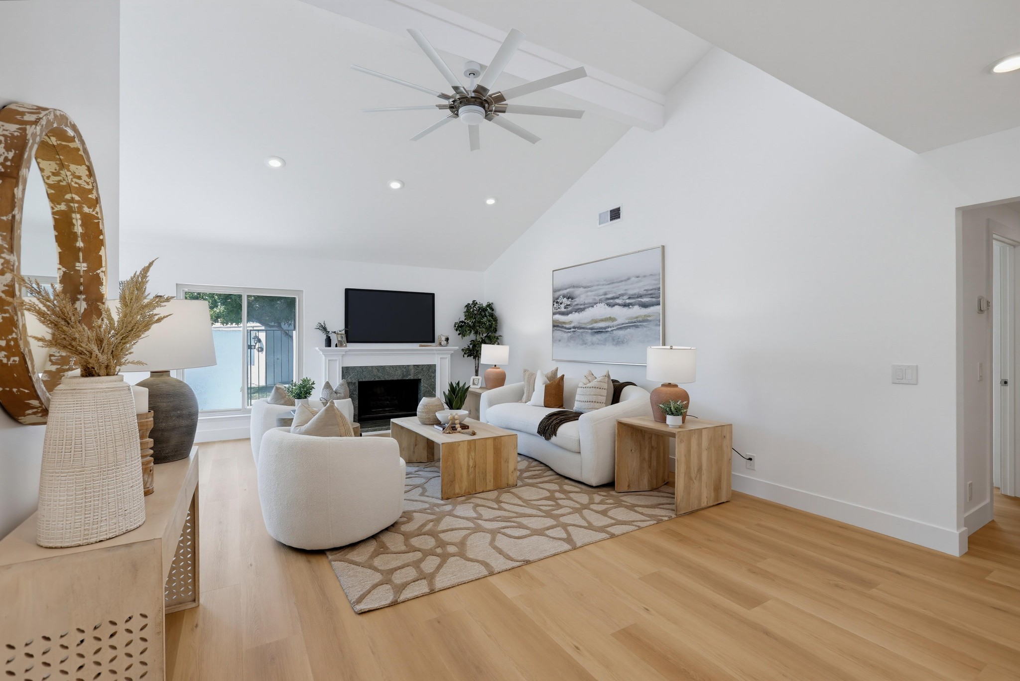 Virtual tour photo 9 of 92 for 31911 Via Flores #27