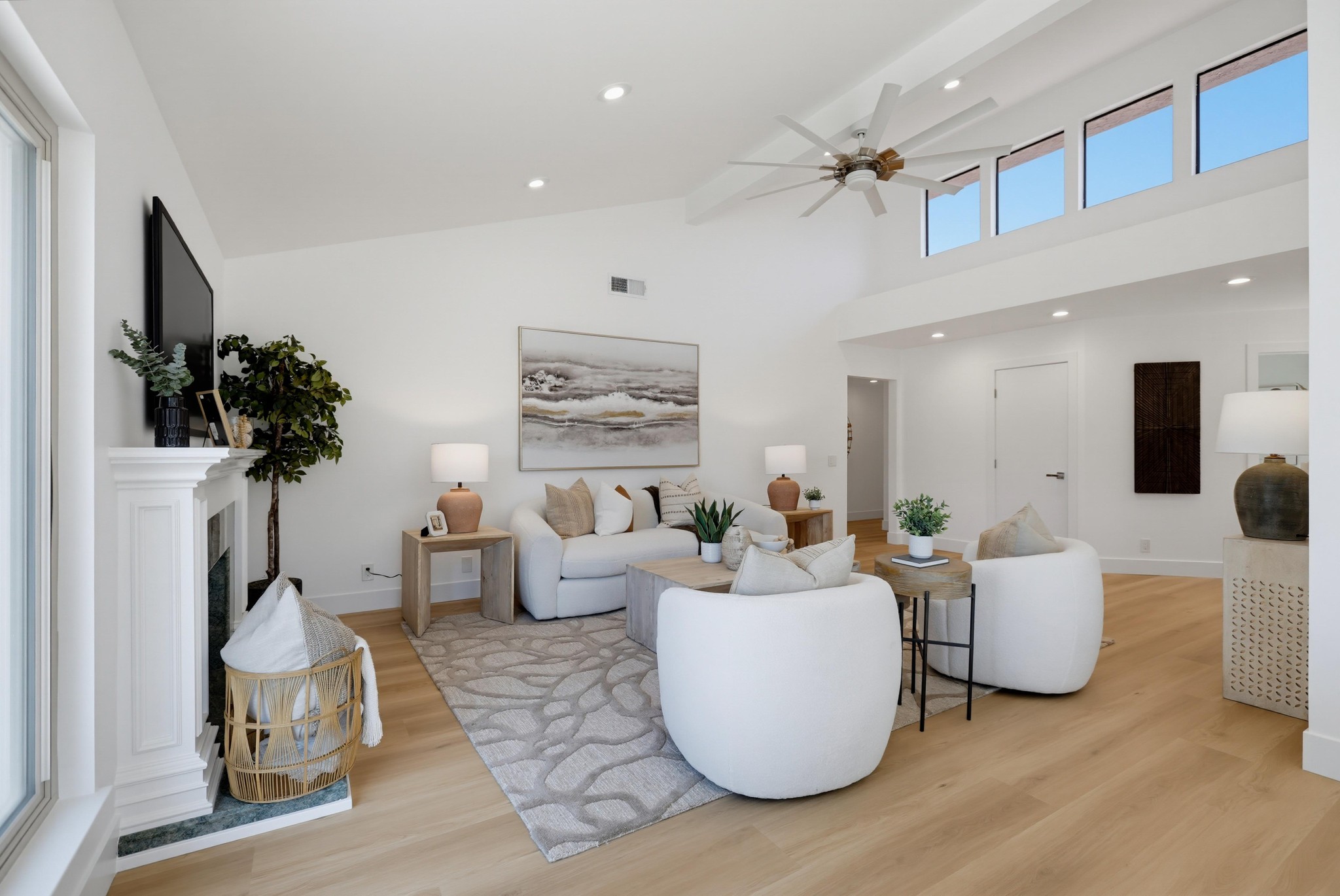 Virtual tour photo 13 of 92 for 31911 Via Flores #27