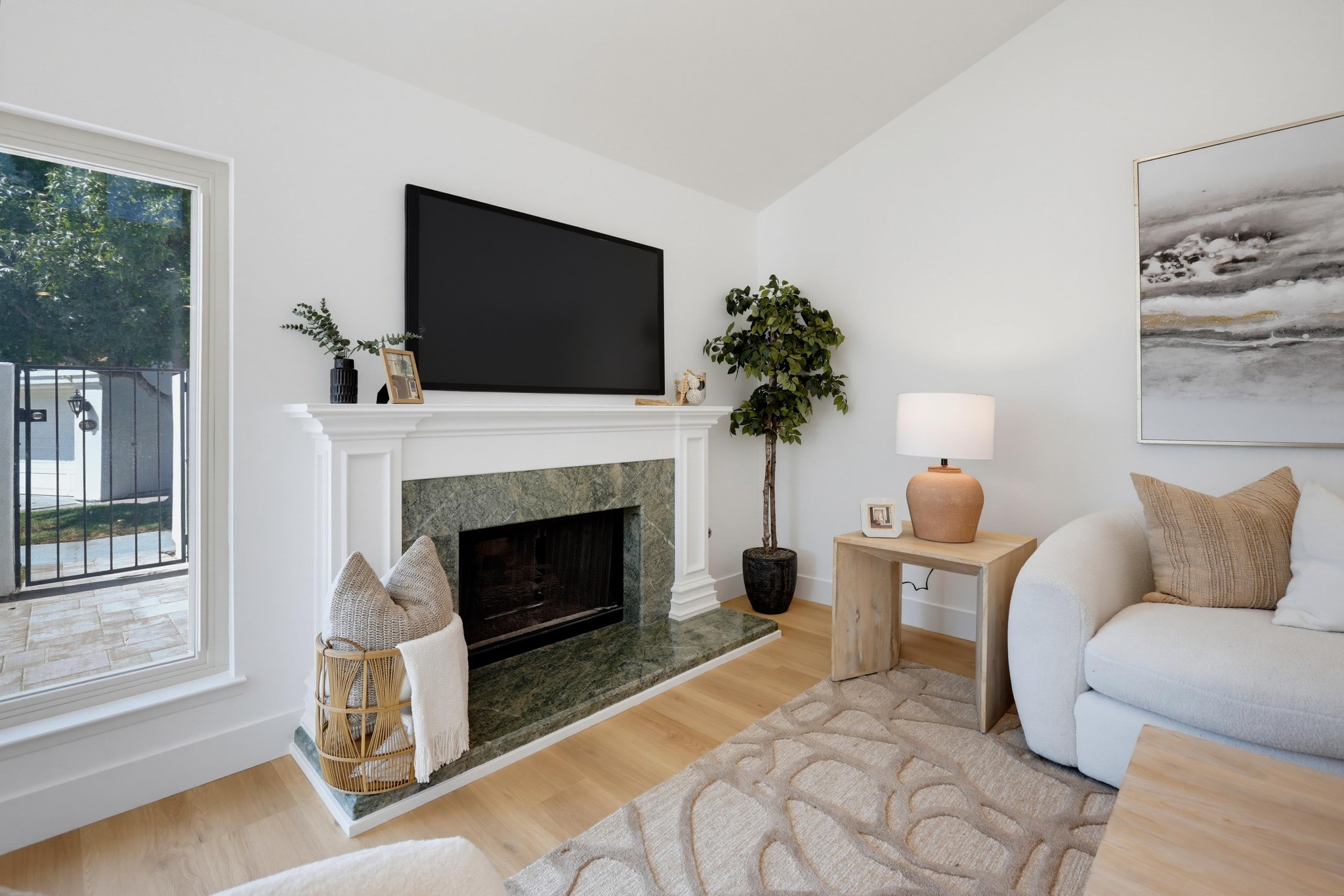 Virtual tour photo 12 of 92 for 31911 Via Flores #27