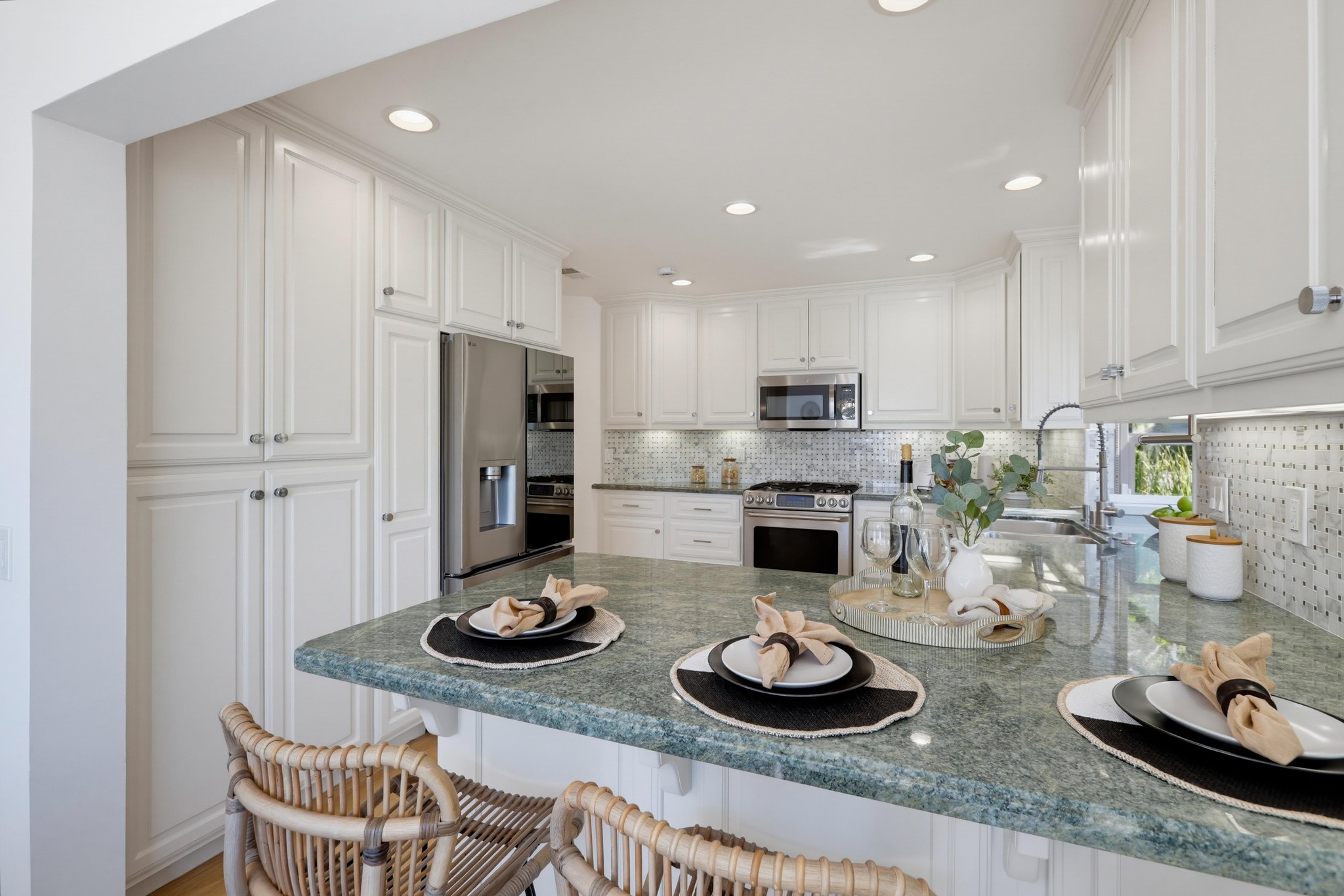 Virtual tour photo 24 of 92 for 31911 Via Flores #27