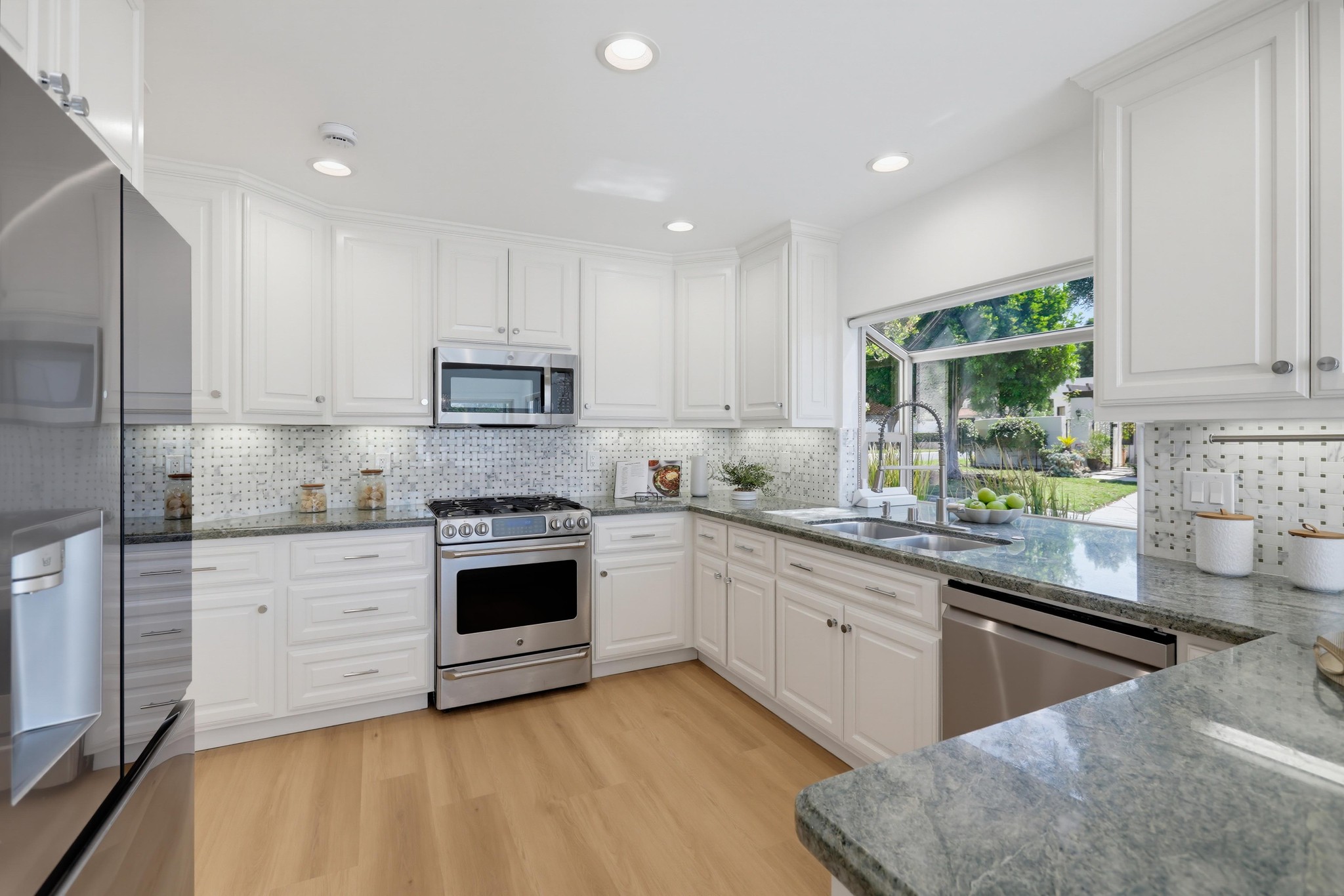 Virtual tour photo 25 of 92 for 31911 Via Flores #27