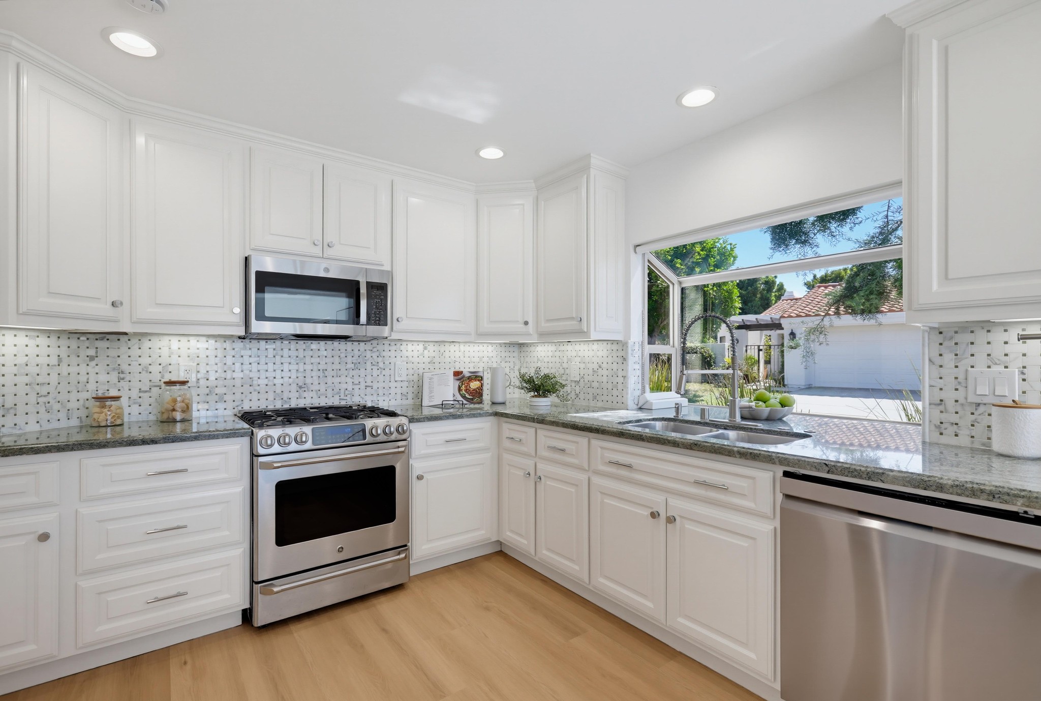 Virtual tour photo 26 of 92 for 31911 Via Flores #27