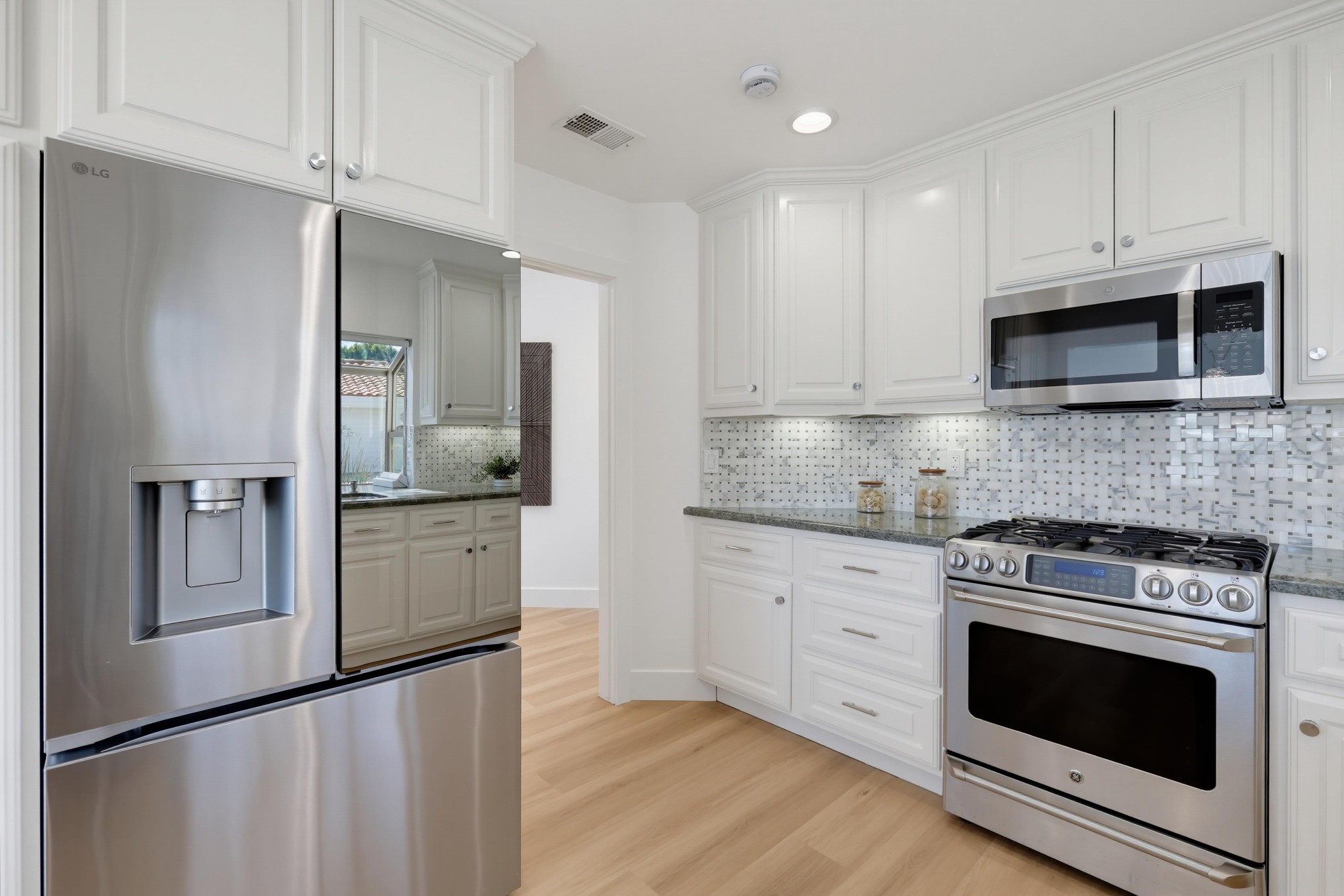 Virtual tour photo 27 of 92 for 31911 Via Flores #27