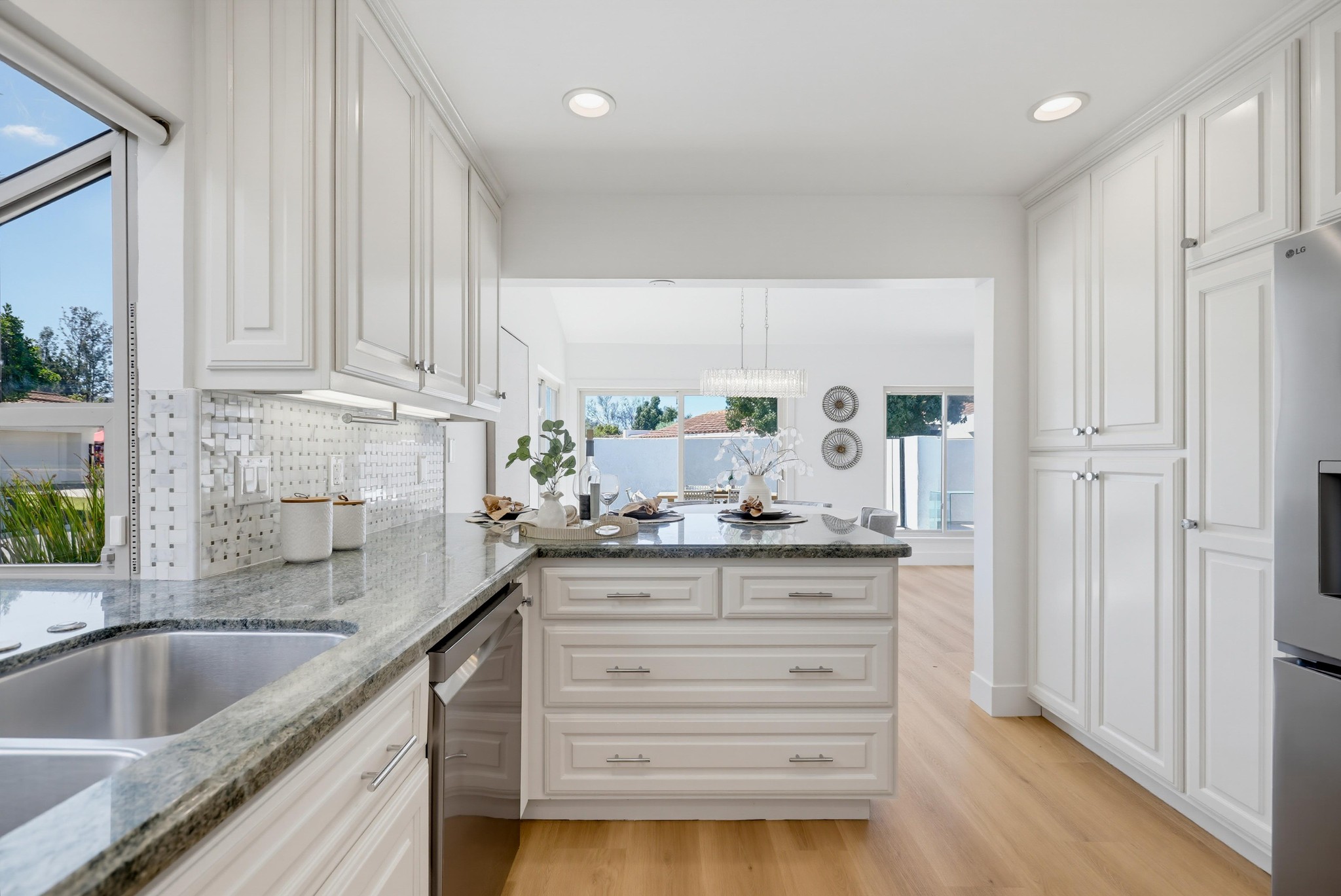Virtual tour photo 31 of 92 for 31911 Via Flores #27