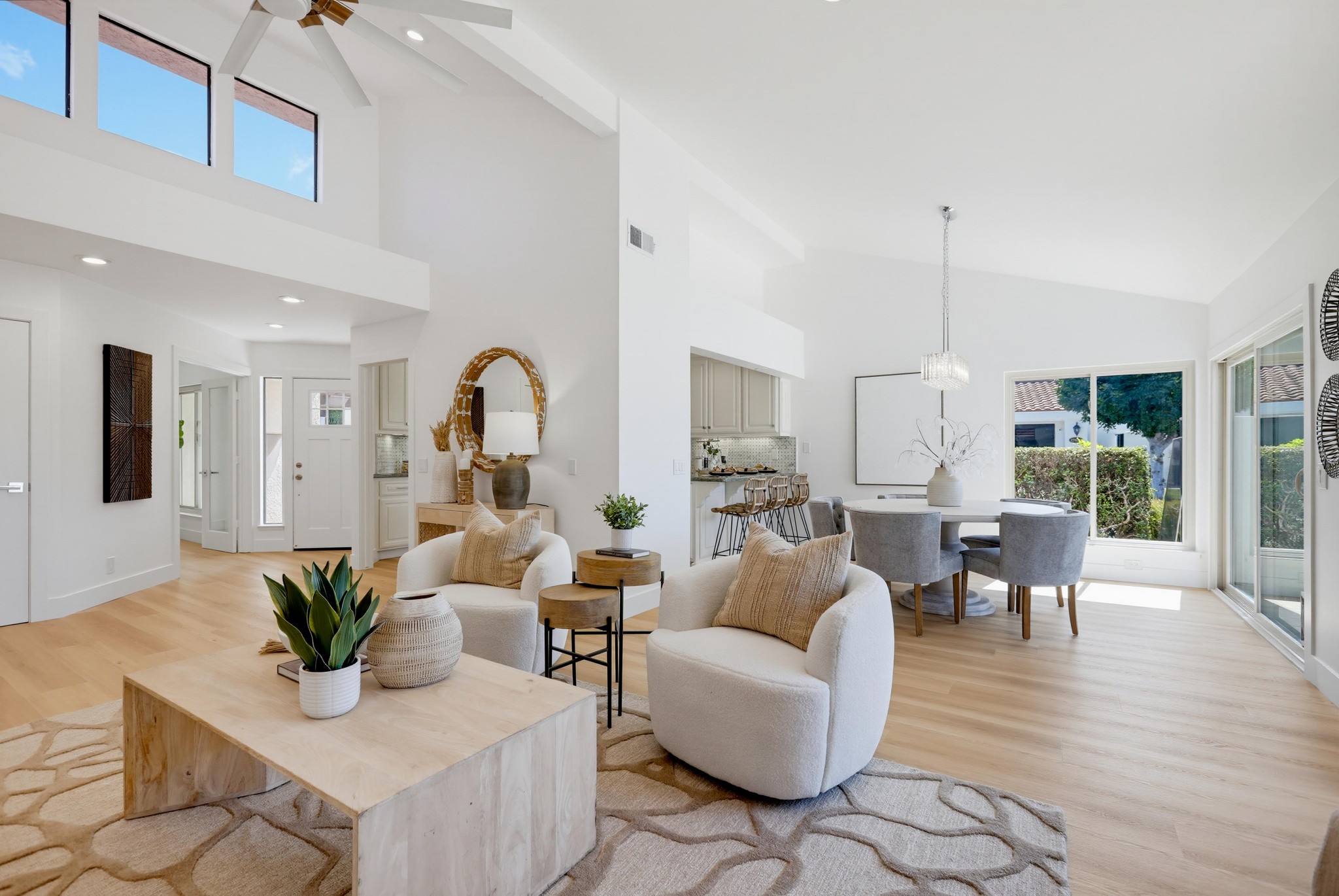 Virtual tour photo 16 of 92 for 31911 Via Flores #27
